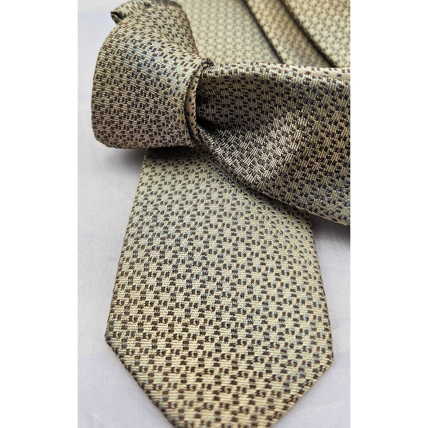 HAND MADE CLASSIC SILK TIE