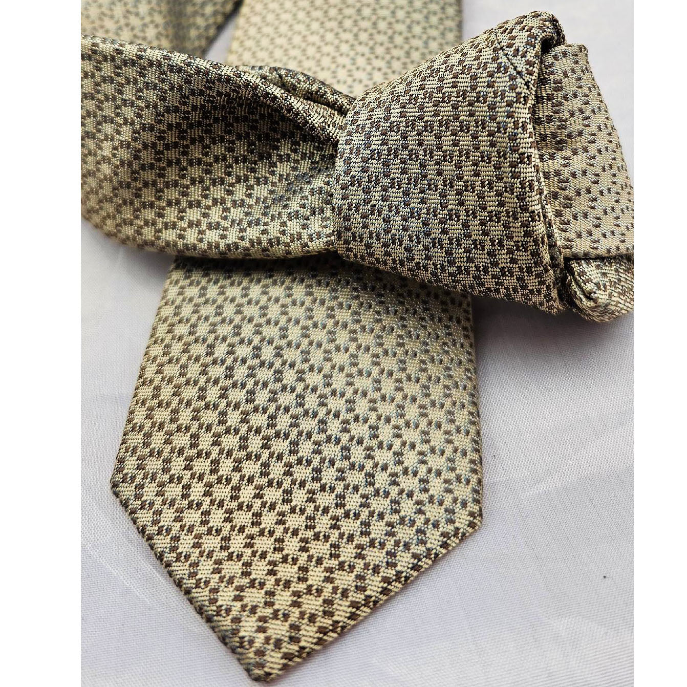 HAND MADE CLASSIC SILK TIE