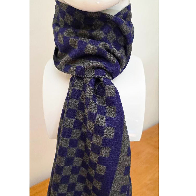 Luxury Wool Blend Check Scarf – Navy &amp; Grey Elegance (190 × 29 cm)