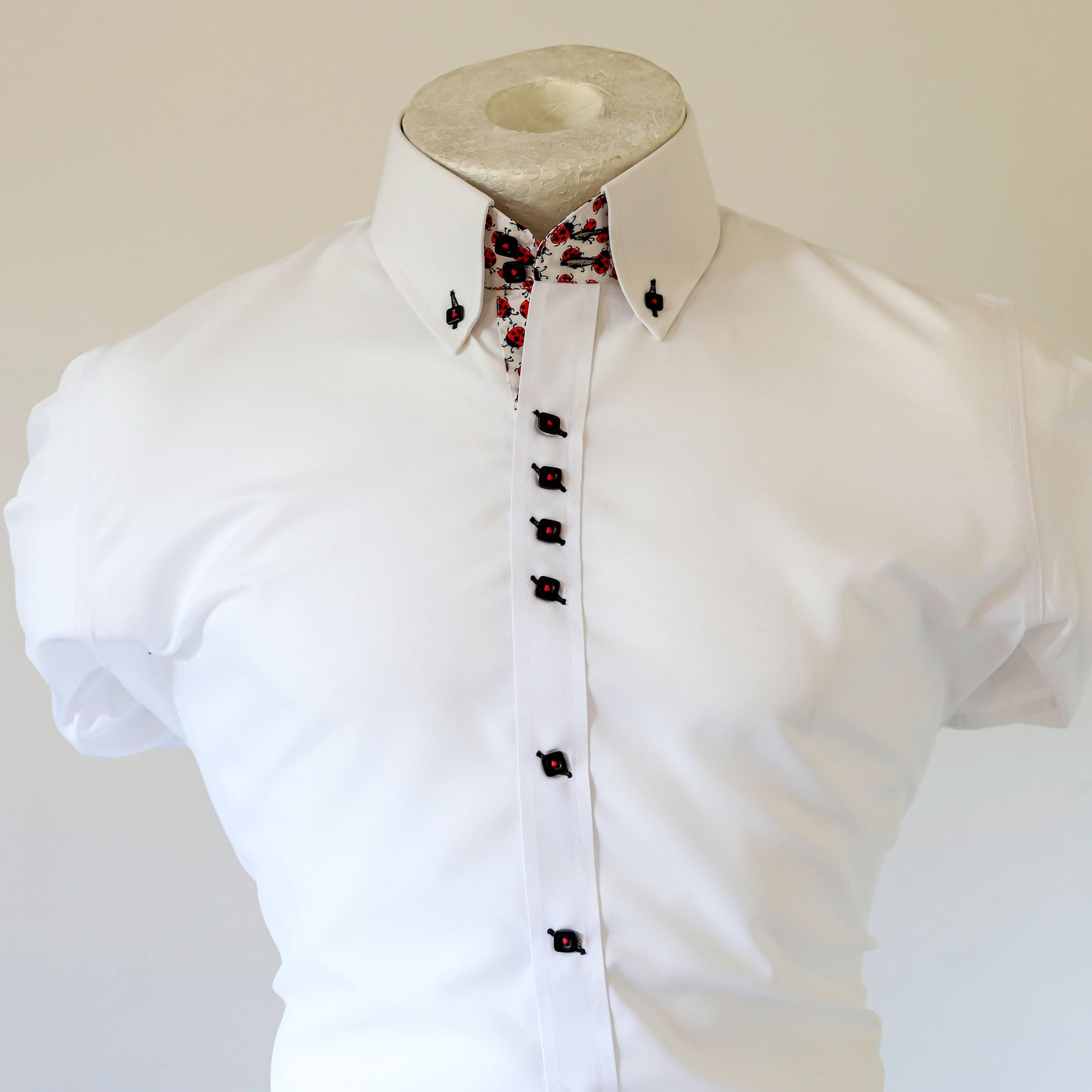UNIQUE WHITE SHIRT WITH FLORAL TRIM